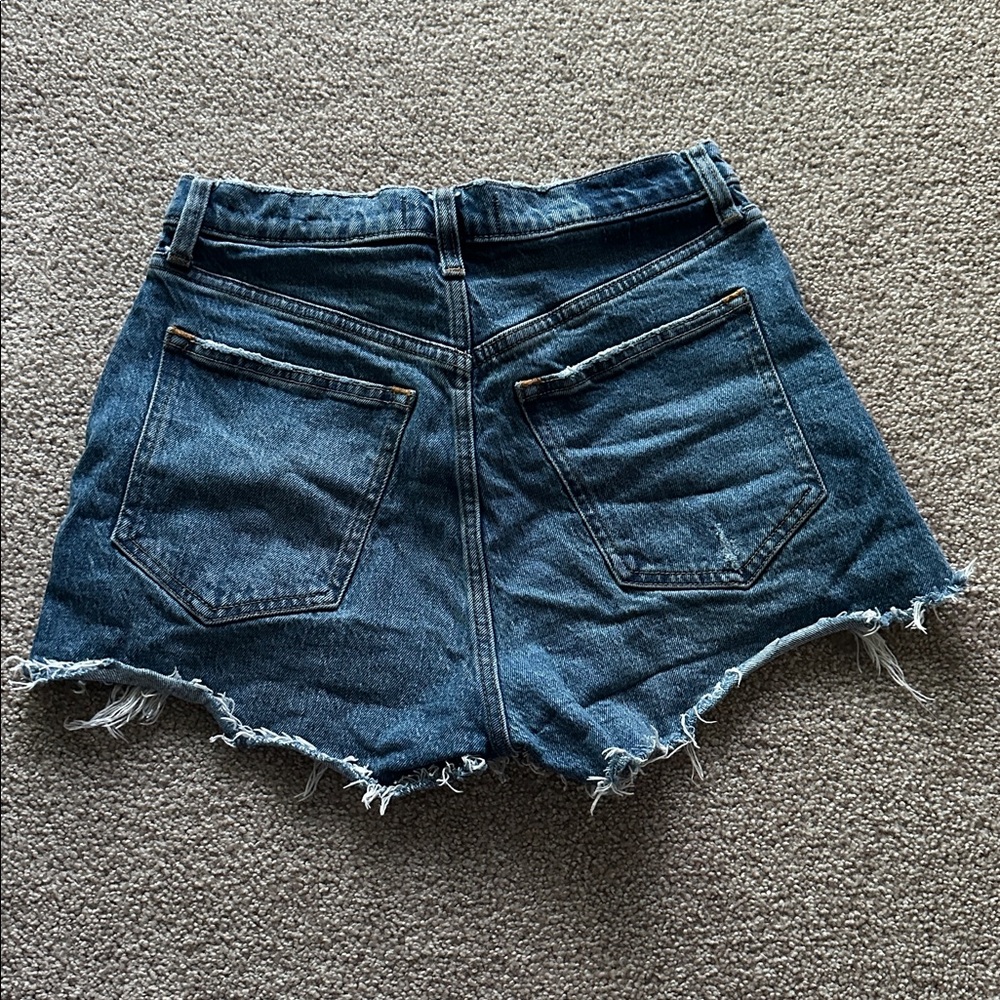 abercrombie & fitch - distressed high rise mom short curve love (blue denim) - Picture 3 of 3